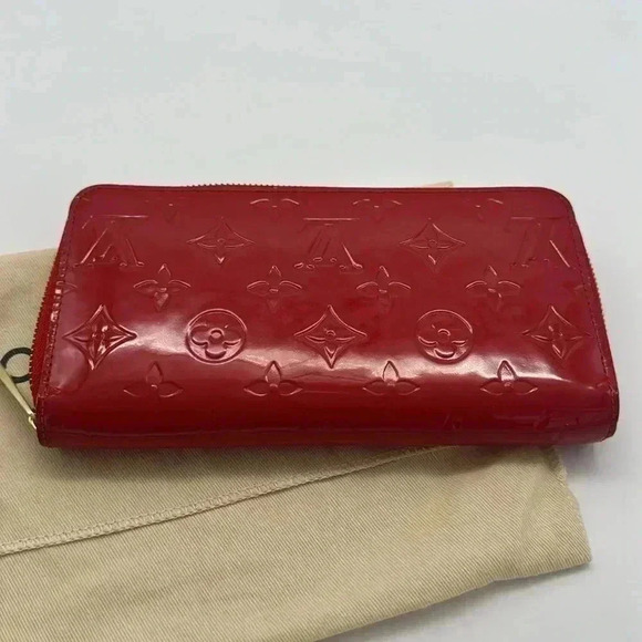 Louis Vuitton Zippy Vernis with FREE ENTRUPY COA - Picture 6 of 16